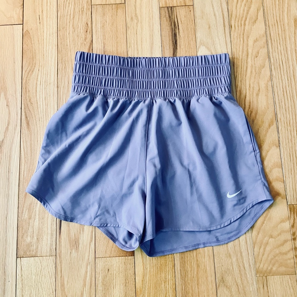 Nike Dri-fit Ultra High Waist 3” Brief Lined Shorts size Medium